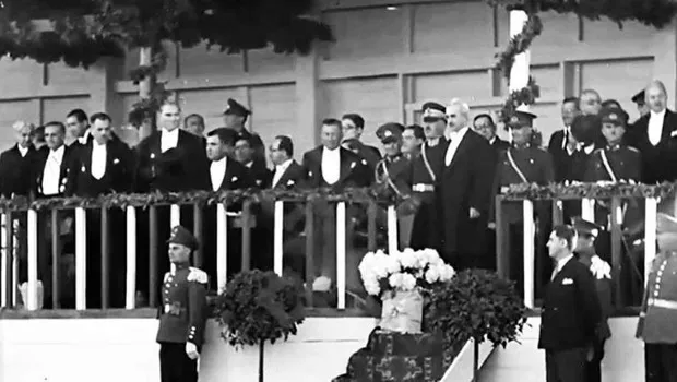 10’uncu yıldan çok özel kareler