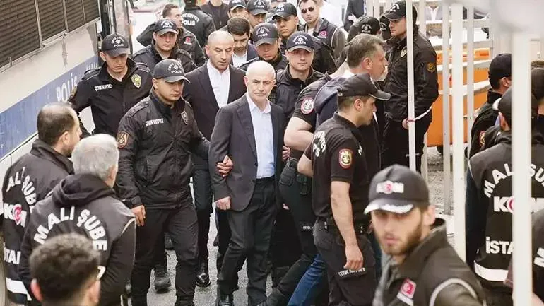 İBB Operasyonu: Başkanların Gözaltı Şekli Tepki Çekti!