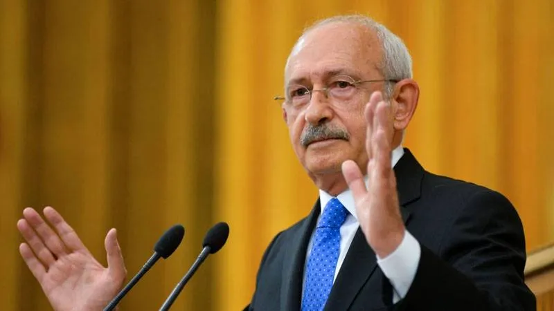 Ahmet Hakan'dan Bomba Kılıçdaroğlu Yorumu: Atsan Atılmaz, Satsan Satılmaz!