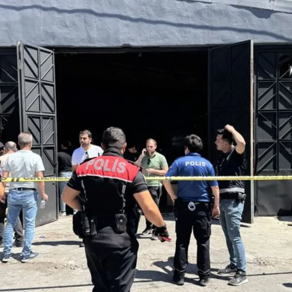 Anne ile oğlu yağ tankına düştü!