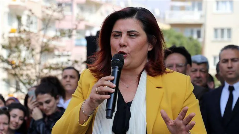 Aydın'ın yerel gazetesinden Özlem Çerçioğlu iddiası: Muhtarlar ve belediye personeli, CHP'den istifaya zorlanıyor