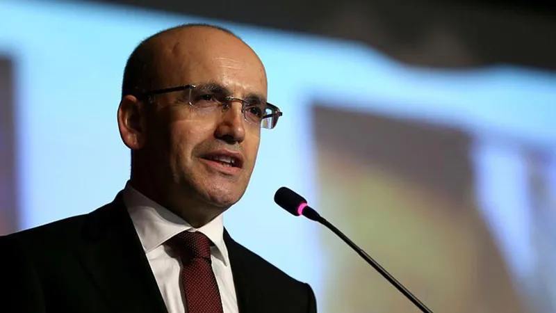 Bakan Şimşek: Ekonomi ılımlı büyürken, dezenflasyon devam ediyor