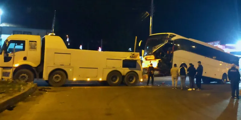 Bolu Dağı'nda Korkunç Kaza! Otobüs ve TIR Çarpıştı!