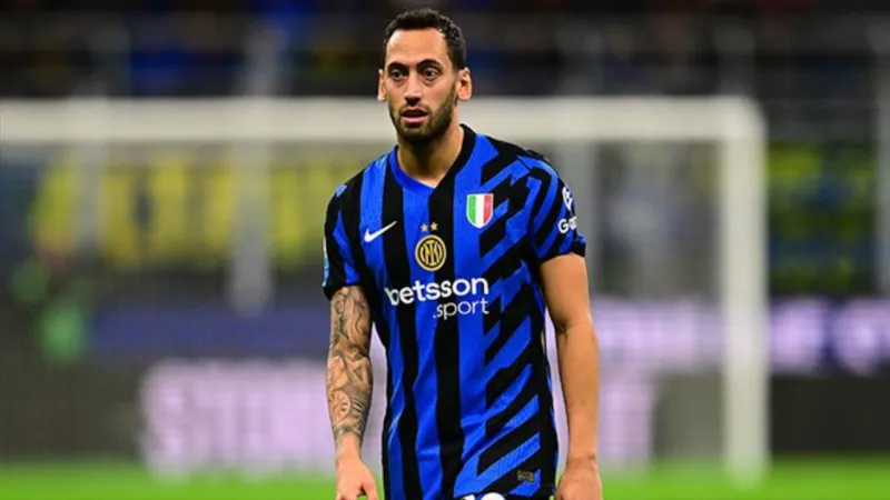 Çılgın İddia: Chivu'dan Hakan Çalhanoğlu Transferi Açıklaması!
