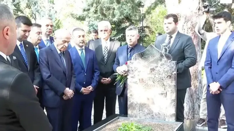 Bahçeli'den Anayasa Çıkışı: Bayram Sonrası Meclis'e Çağrı!