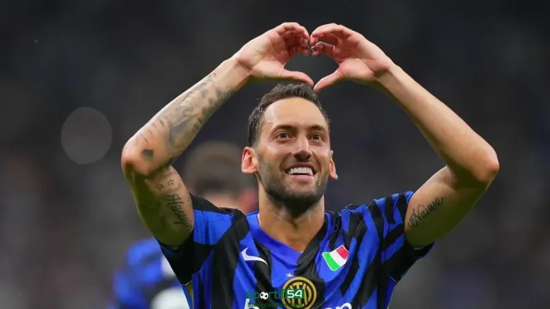 Özbek'ten Çalhanoğlu Sürprizi! Transfer mi, Dostluk mu?