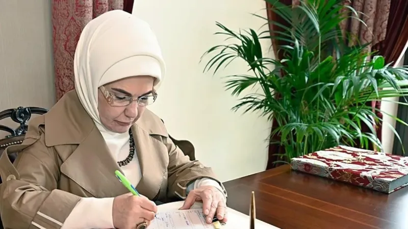 Emine Erdoğan Türk Kızılay'a kurban bağışında bulundu!