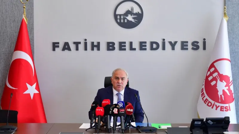 Fatih Belediye Başkanı'ndan Özgür Özel'e Sert Yanıt! Yolsuzluk İddiası mı?