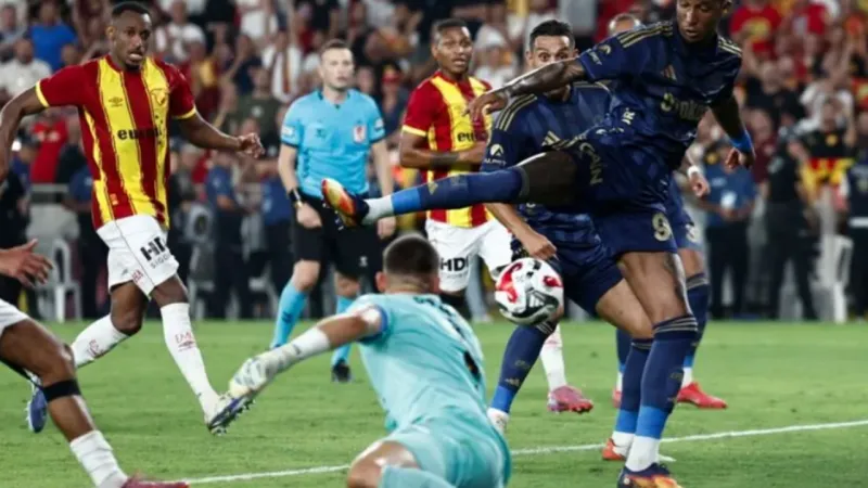 Fenerbahçe'nin Gol Sefaleti! Şampiyonluk Hayalleri Suya Mı Düştü?