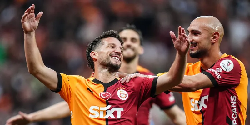 Mertens Galatasaray'a Veda Etti! İşte Ayrılık Sebebi