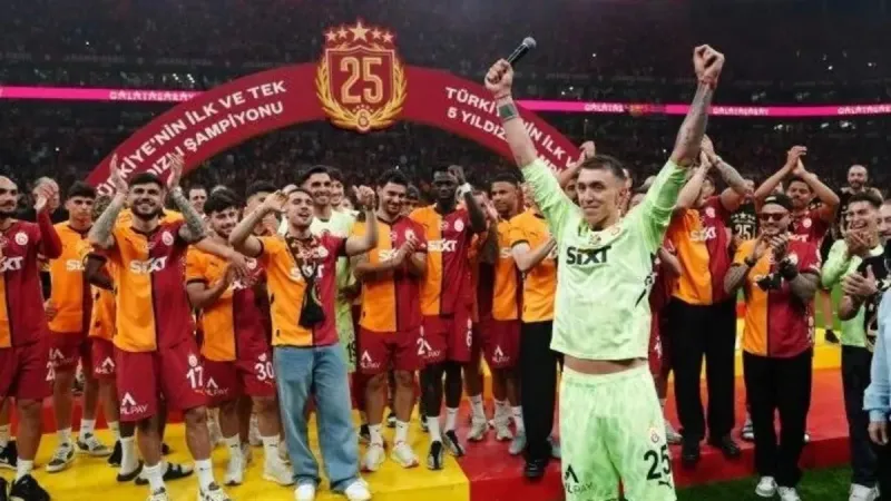 Galatasaraylı Futbolcular Tatile Çıktı! Dönüş Tarihi Şok Etti