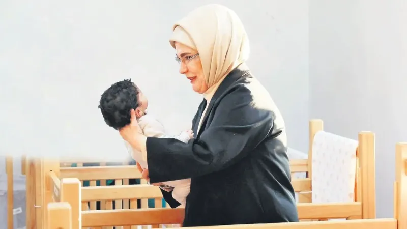 Gönül Elçileri yüzleri güldürdü! Emine Erdoğan’ın öncülüğünde binlerce çocuk sıcak yuvaya kavuştu