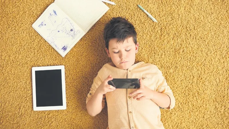Görsel olarak sosyal, duygusal olarak yalnızlar: Çocukların dili artık emojiler