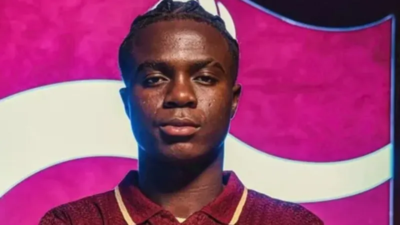 Trabzonspor'un Yeni Transferi Ouali, Emre ile Karşı Karşıya!