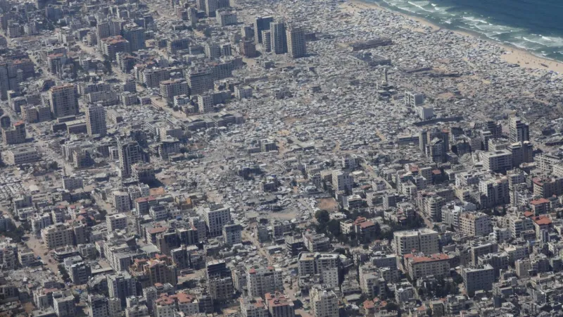 İngiltere Dışişleri Bakanı: İki devletli çözüm, enkaz altında yok olma riskiyle karşı karşıya