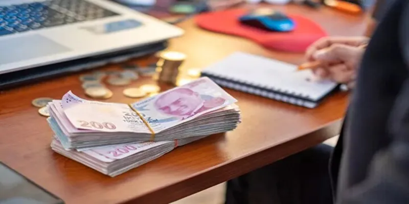 İşçiler zam beklerken maaşları yüzde 30 düşürüldü