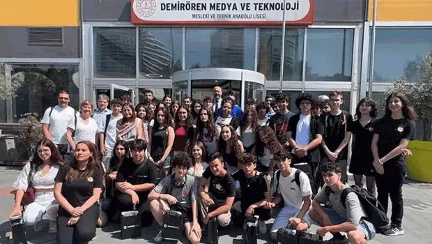 İspanyol Öğrencilerden Demirören Medya'ya Sürpriz Ziyaret! Şaşırtan Detaylar