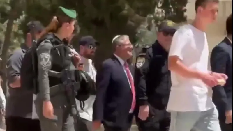 İsrailli aşırı sağcı bakanlar Mescidi Aksa'ya baskın düzenledi