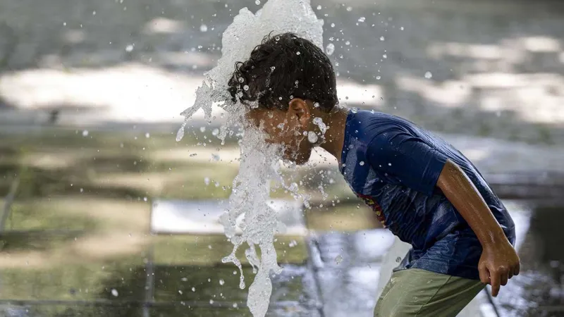 Kavurucu sıcaklar sürecek mi? Meteoroloji'den açıklama geldi