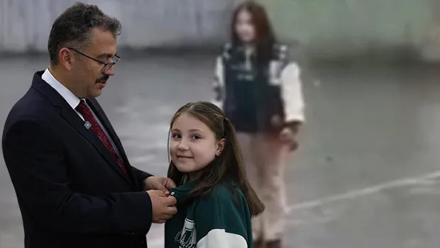Zeynep'in İstiklal Marşı Duruşu! Vali'den Altın Ödül