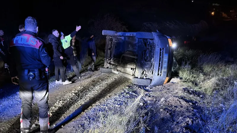 Kütahya'da polisin 'dur' ihtarına uymayan sürücü kaza yaptı