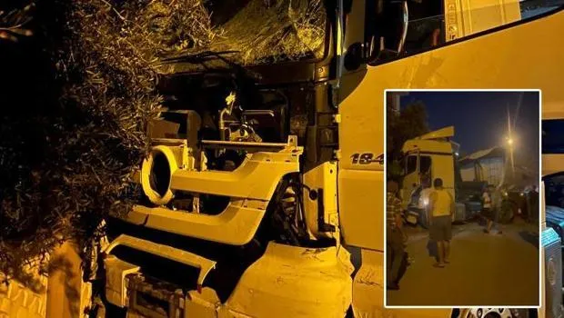 Mersin'de Uyuyan Tır Şoförü Faciası! Üst Geçit ve Araçlar Pert