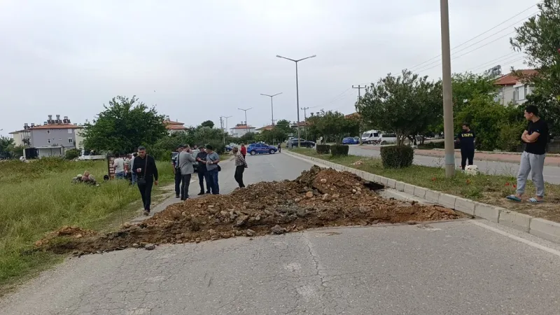 40 Yıllık Arazi Davası Bitti! Yolu Kazıp Kapattılar!