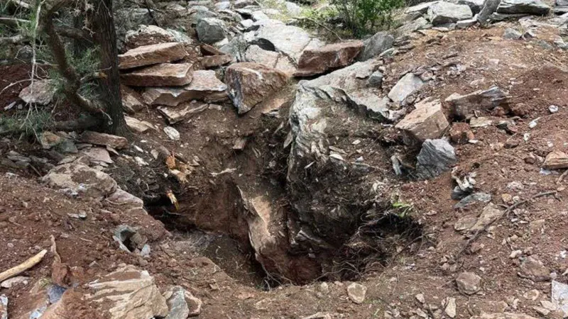 Eski Vali Kaçak Kazıda Yakalandı! Şok Gelişme