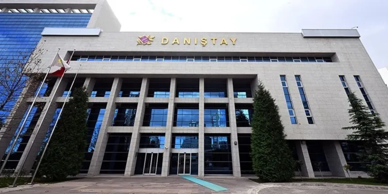 Danıştay'dan Eş Şoku! Kamu Görevlileri İhraç Edilebilir Mi?