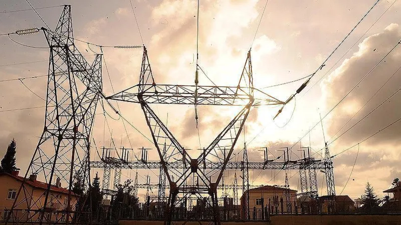 İstanbul'da Elektrik Kesintisi Alarmı! Hangi İlçelerde Elektrik Yok?