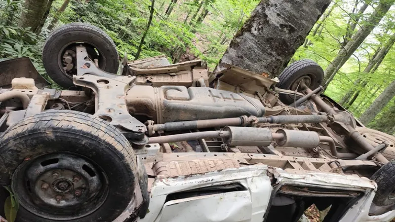 Kastamonu'da Minibüs Uçuruma Yuvarlandı! 10 Yaralı