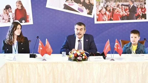 MEB'den Yeni Müfredat Sürprizi! Kitaplar Her Yıl Değişecek mi?