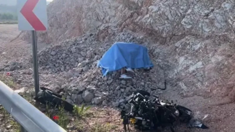 Feci Kaza: Motosiklet Devrildi! 1 Ölü, 1 Yaralı