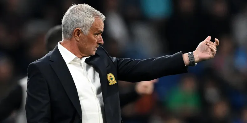 Mourinho'dan Şok Cevaplar! Basın Toplantısı Neden Gerildi?