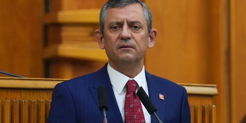 Özgür Özel'den Şok Sözler: Terör Örgütü Silah Bırakacak mı?