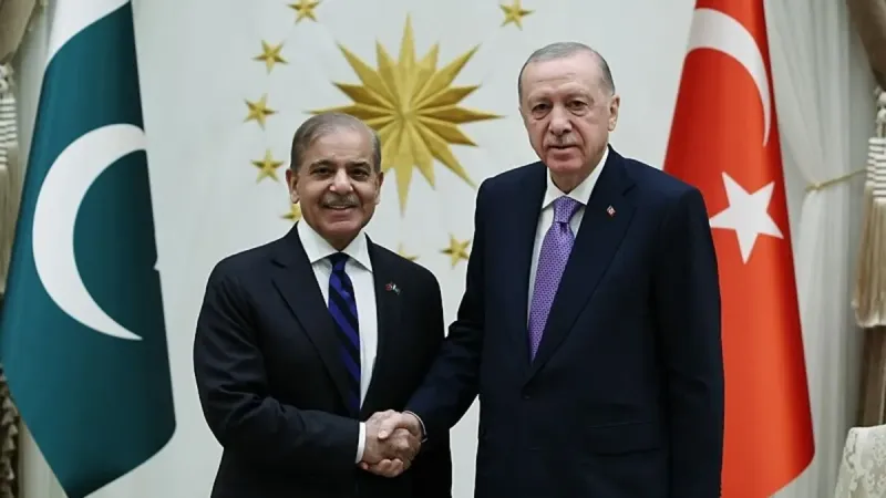 Şahbaz Şerif'ten Erdoğan'a Övgü: Cesur Lider!