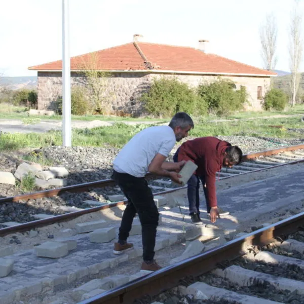 Çankırı'da Şok! Paralarını Alamayan İşçiler Taşları Parçaladı!