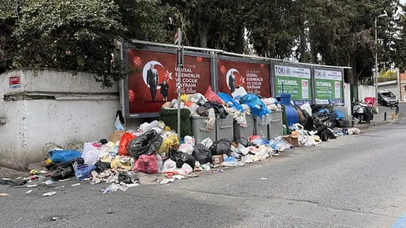 Beşiktaş Çöp Dağlarına Döndü! CHP'li Belediyeye Büyük Tepki