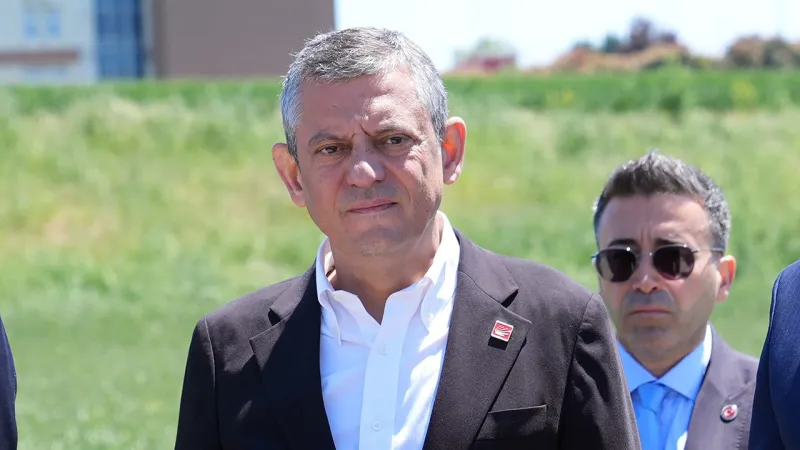 Özgür Özel süre verdi: Belgeler elimde, salı günü açıklayacağım