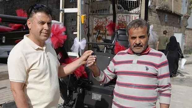 Patrondan Suriyeli işçisine vefa örneği: Ülkesine dönme kararı alınca hediye etti: Tam 1 milyon lira değerinde
