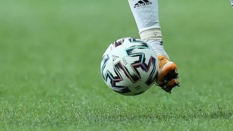 Samsunspor'dan Transfer Bombası: İzlandalı Yıldız Logi Tomasson Geldi!