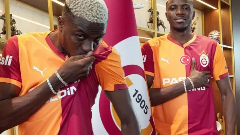 Osimhen Bombası! Galatasaray Tarihi Transferi Açıkladı!