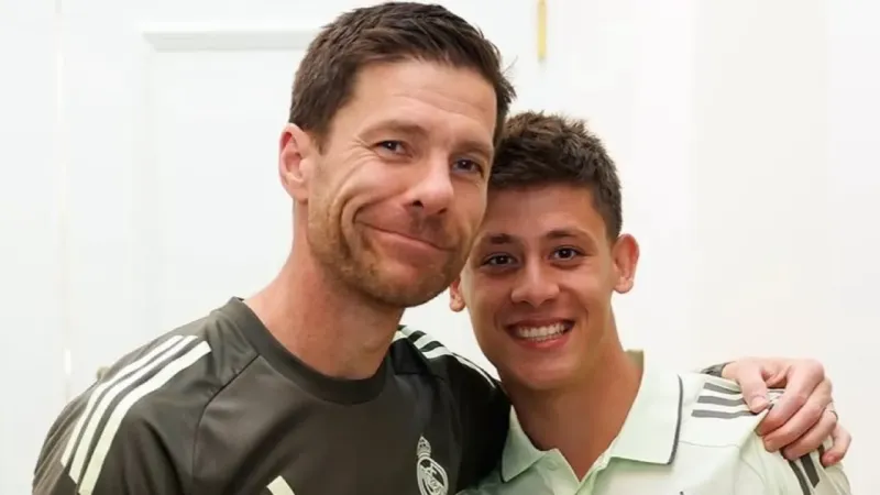 Xabi Alonso'dan Arda Güler'e ŞOK Sözler! Fiziğiyle Büyüledi!