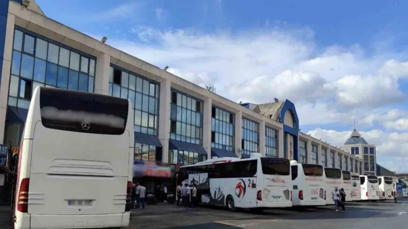Bayramda Memleket Hasreti! Otobüs ve Uçak Bileti Fiyatları Eşitlendi mi?