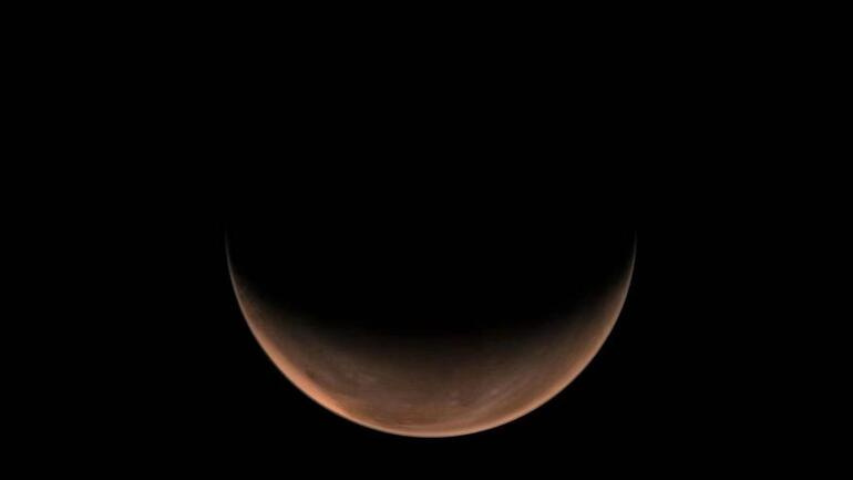 Marstan yeni görüntü: Gezegenin iki tarafından fotoğraf gönderdi